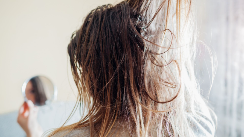 Cara Menghilangkan Bau Rambut